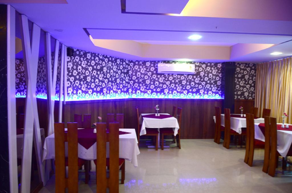 Hotel Blue Lagoon Daman Exterior foto