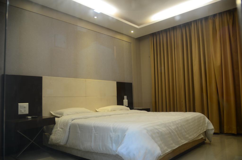 Hotel Blue Lagoon Daman Exterior foto